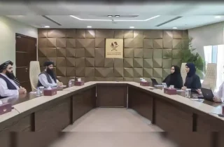 گفتگوی مقامات حکومت سرپرست و قطر در مورد گسترش روابط و همکاری های دوجانبه بین دو کشور