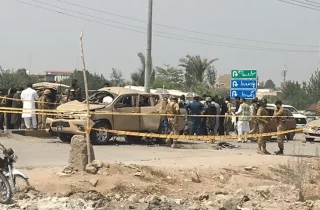انفجار در پیشاور پاکستان؛ یک پولیس کشته و نُه تن دیگر زخمی شدند
