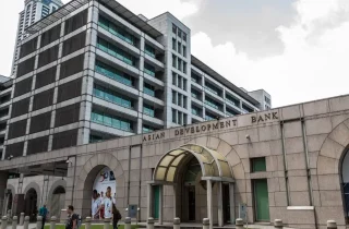 بانک توسعه آسیایی ۴۰۰ میلیون دالر برای کمک برای افغانستان اختصاص داد