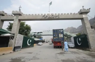 گذرگاه تورخم بین بازگشایی شد