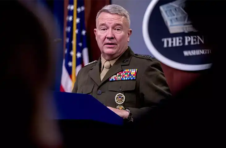 جنرال مک‌کنزی: تاخیر در خروج از افغانستان نمونه‌ای از استکبار آمریکا بود