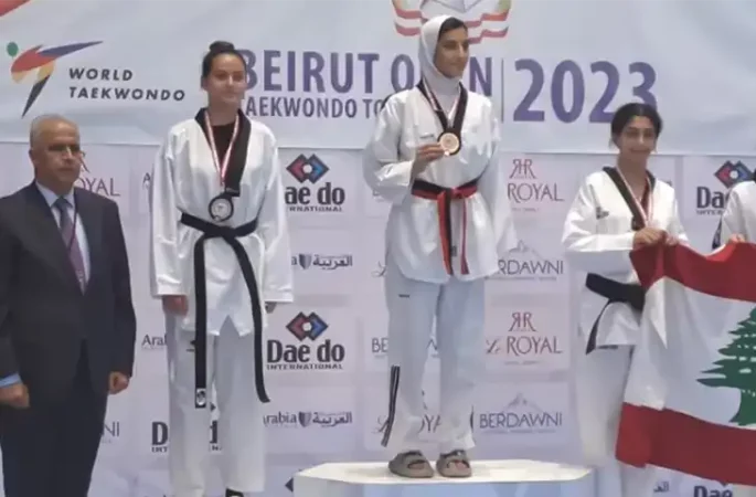 فاطمه جامی، دختر تکواندوکار افغانستانی در مسابقات «بیروت اوپن» قهرمان شد