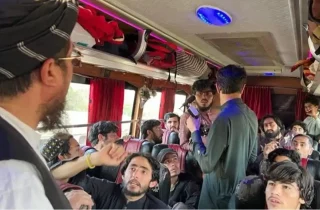 ۶۰ زندانی افغانستانی از زندان‌های پاکستان آزاد شدند
