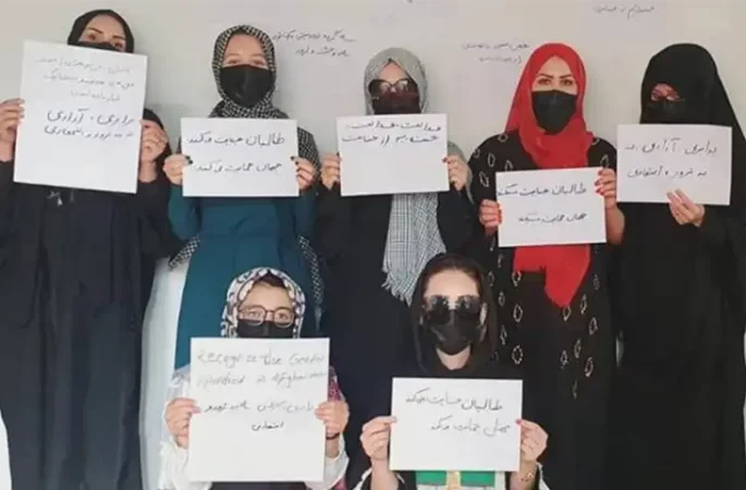 زنان و دختران معترض خواستار به رسمیت شناختن آپارتاید جنسیتی طالبان در افغانستان شدند