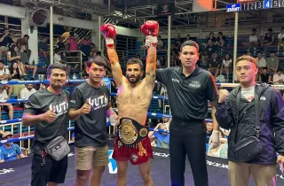 قهرمان شاهین توانست کمربند قهرمانی موی‌تای تایلند را دست بدست آورد