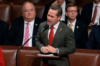 عضو کانگرس امریکا: سربازان ما در آینده مجبورند به افغانستان برگردند و با تروریسم بجنگند