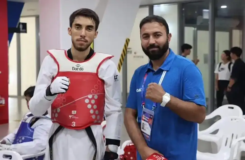 محسن رضایی با شکست در نیمه‌نهایی بازی‌های آسیایی، از کسب مدال طلای تکواندو بازماند