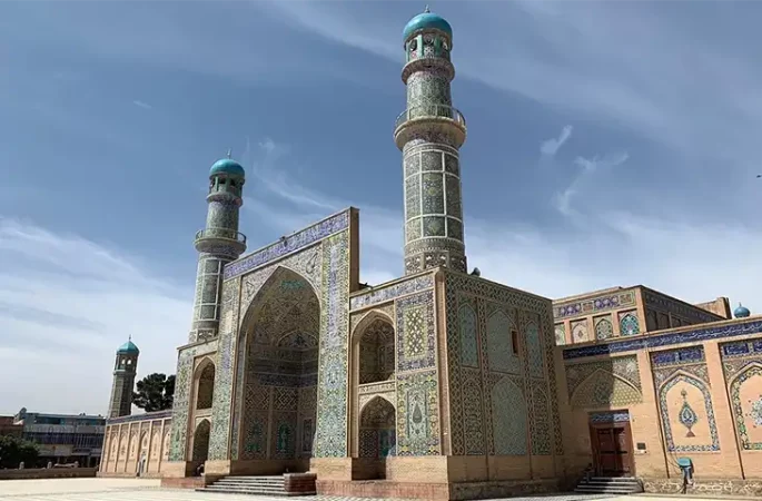 خطیب مسجد جامع هرات جوانی را به‌دلیل «کم بودن ریش» لت‌وکوب کرد