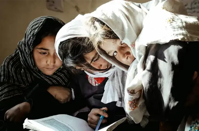 منع آموزش دختران در افغانستان