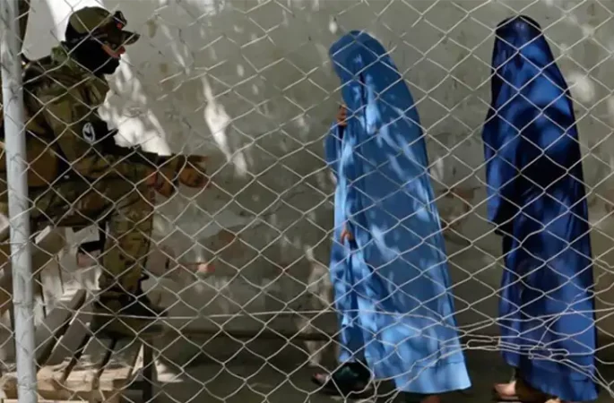 دیده‌بان حقوق بشر: نقض حقوق زنان و دختران در افغانستان جنایت علیه بشریت است