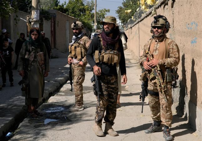 طالبان در حمله به جبهه مقاومت ملی ۲۰ غیرنظامی را در گل‌دره کابل بازداشت کردند.