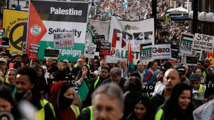 لندن میزبان تظاهرات مردمی علیه خشونت اسرائیل و حمایت از فلسطین