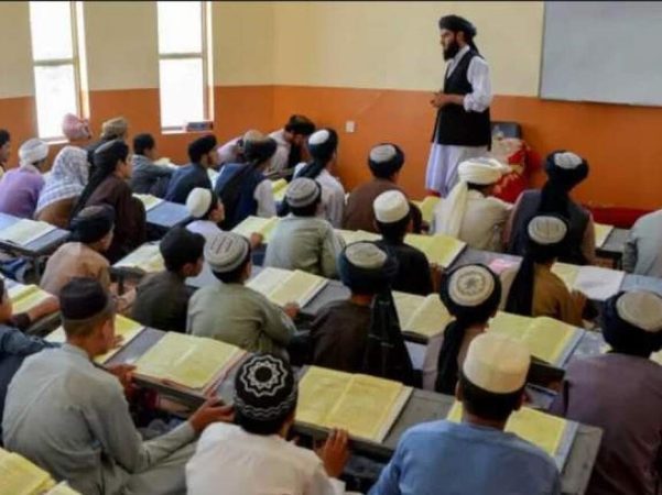 وزارت معارف طالبان: تعداد طلبه مدارس دینی در افغانستان به ۹۳۰ هزار و ۹۵۰ نفر می‌رسد