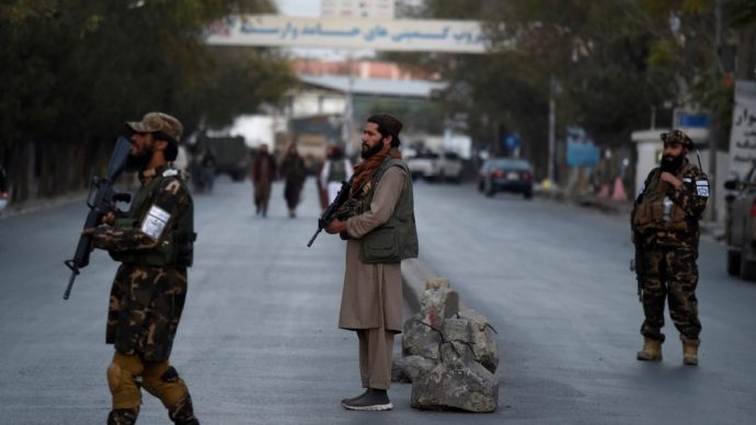 طالبان پس از حمله داعش به سالن ورزشی در کابل، تدابیر امنیتی را تشدید کرد