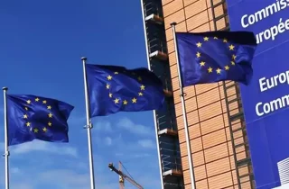 اتحادیه اروپا حمله به مسجد شیعیان در پلخمری را به شدیدترین وجه محکوم کرد