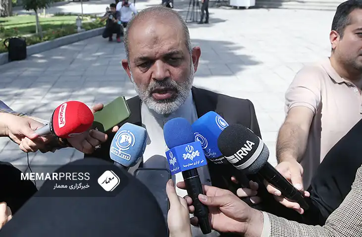 وزیر داخله ایران: مهاجرین غیرقانونی باید ایران را ترک کنند