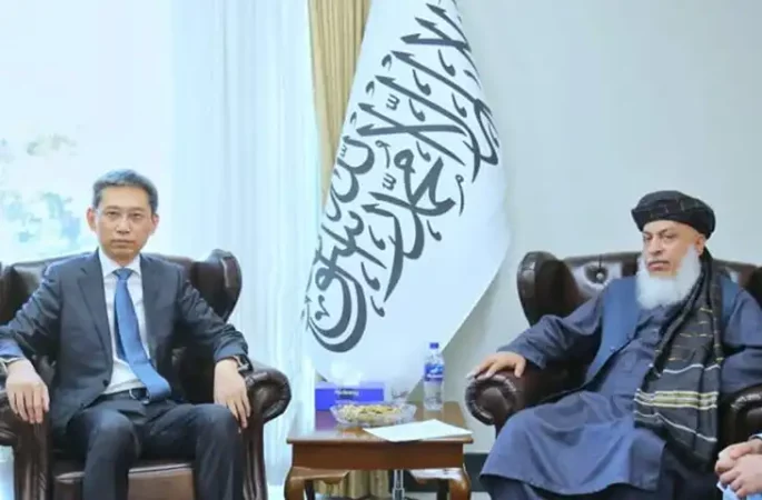 دیدار و گفتگوی طالبان و سفیر چین درباره کمک‌ به زلزله‌زدگان هرات