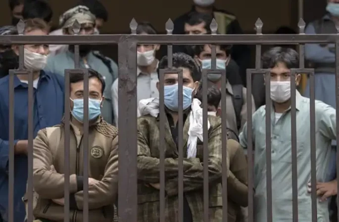 بازداشت ۸۰۰ پناهجوی افغانستانی در اسلام‌آباد