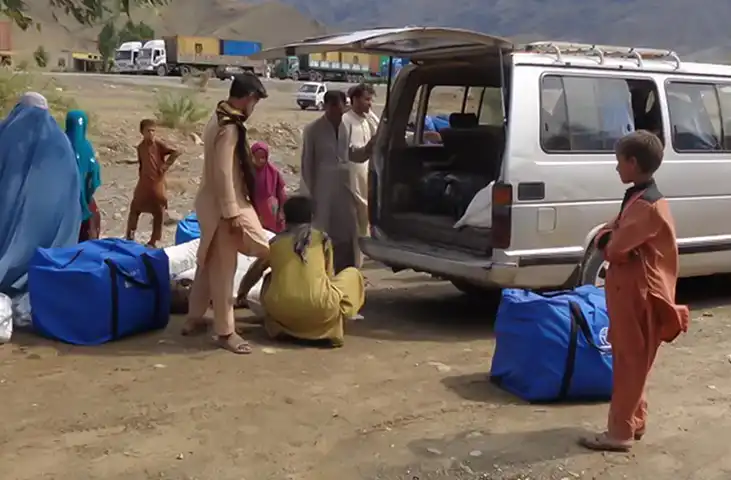 وزارت مهاجرین و عودتکنندگان از بازگشت ۸۲۰ خانوادهی مهاجر از پاکستان به کشور خبر داد