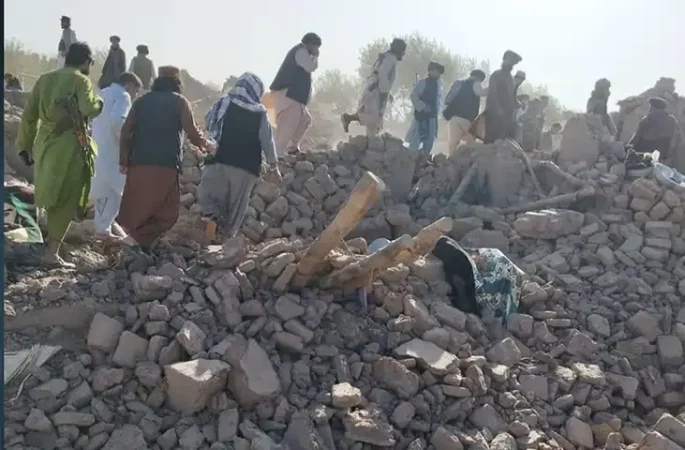 تیم‌های سازمان صحی جهانی و شورای پناهنده‌گان ناروی برای کمک به زلزله‌زدگان هرات در حال کار هستند