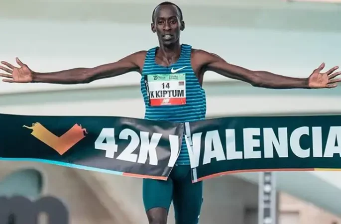 رکورد جهانی ماراتن توسط دونده کنیایی شکسته شد
