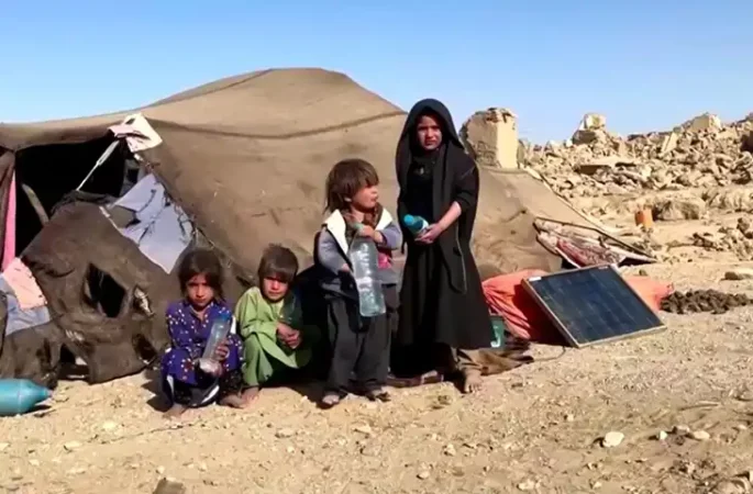 محموله کمک‌های بشردوستانه ایران و قزاقستان برای زلزله‌زدگان هرات به افغانستان رسید