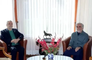 دیدار و گفتگوی داکتر عبدالله با سفیر ایران در کابل