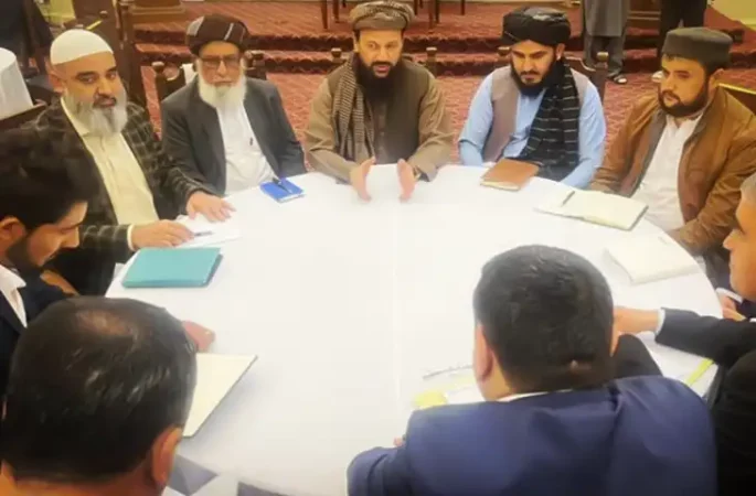 گفتگوی مقامات وزارت انرژی و آب طالبان با هیأت ازبکستانی درباره پروژه‌های برق و مدیریت آب
