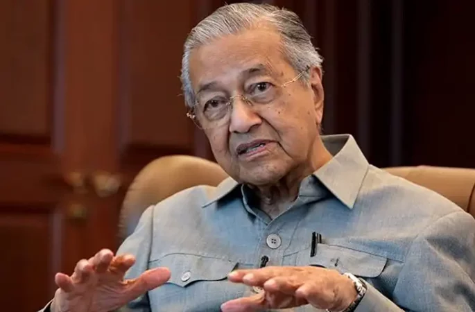 نخست‌وزیر سابق مالزی: بایدن دروغ‌گو است