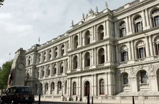 هشدار انگلیس به شهروندانش در مورد سفر به افغانستان