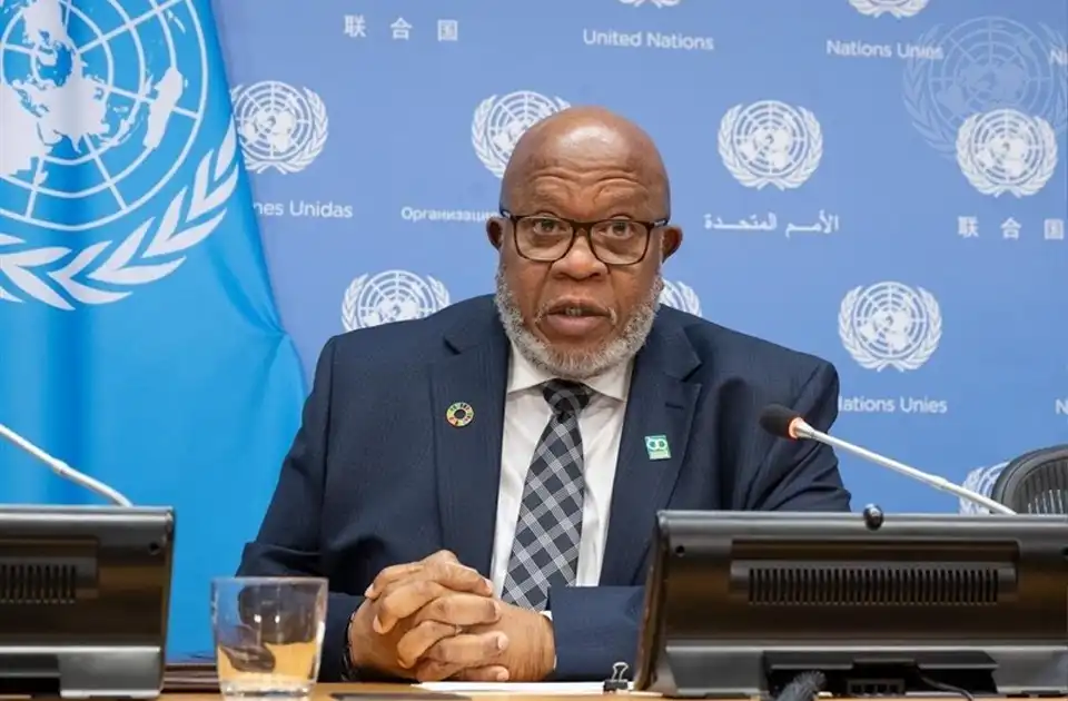 ملګري ملتونه: په افغانستان کې دې د نجونو پر زده کړو بندیز لرې شي