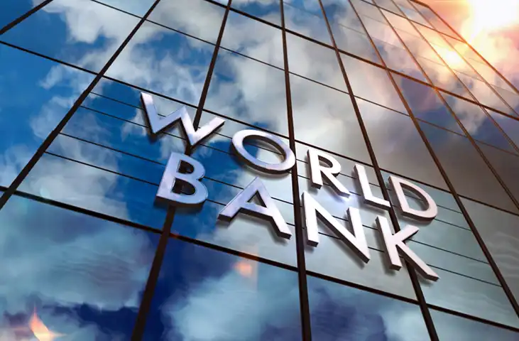 بانک جهانی: سیاستهای محدودکننده طالبان در قبال زنان، رشد افغانستان را کاهش میدهد