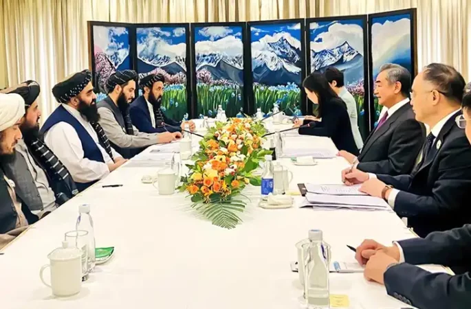 وزیر خارجه چین: روابط دیپلماتیک ما با افغانستان  تحت تأثیر هیچ کشوری نیست