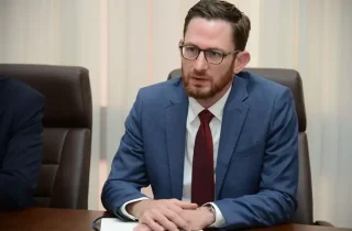 توماس وست: شیعیان افغانستان از افراطیت خشونت‌بار رنج‌ می‌کشند