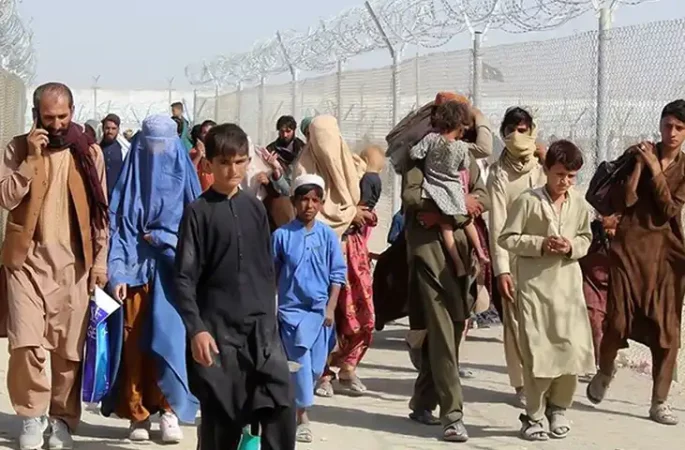 نخست وزیر پاکستان: اخراج مهاجرین غیرقانونی، گامی در جهت برقراری روابط سالم با افغانستان است