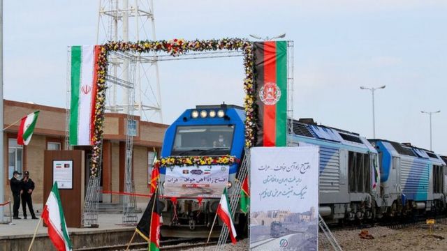 ایران و افغانستان بر تکمیل راه‌آهن خواف-هرات توافق کردند
