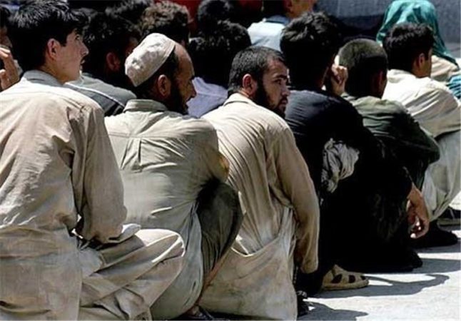 پولیس پاکستان ۱۱ پناهجوی افغانستانی را که منتظر ویزه ی آلمان بودند، بازداشت کرد