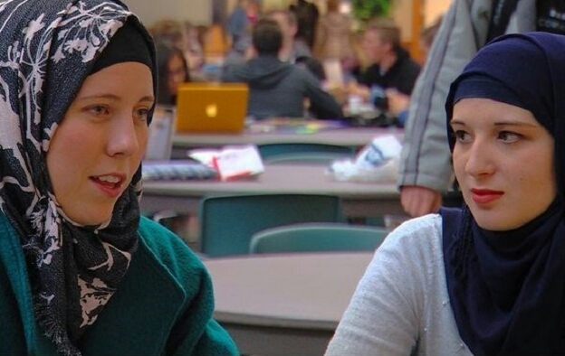 آزادی به سبک وزارت عدلیه اروپا : استفاده از کارمندان با حجاب ممنوع