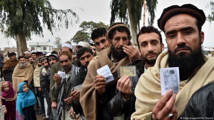 پاکستان: اخراج غیرقانونی‌ها، امنیت برای کسانی که منتظر ویزای امریکا هستند