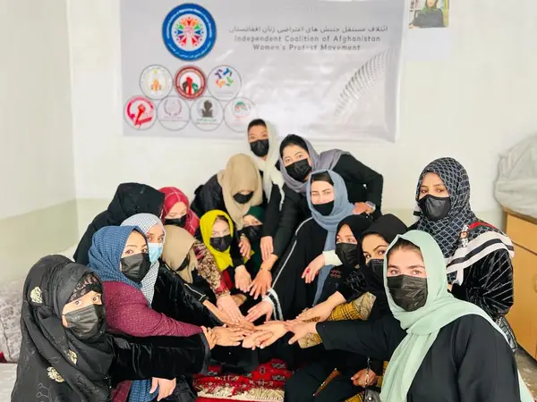 فعالان حقوق زنان افغان: سکوت سازمان‌های بین‌المللی در برابر اقدامات طالبان، حمایت از این گروه است