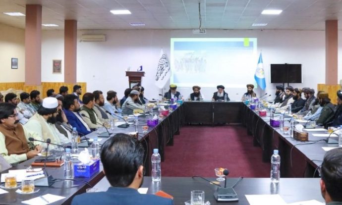 سرپرست وزارت اقتصاد: اخراج اجباری مهاجران افغانستانی خلاف اصول بشری است