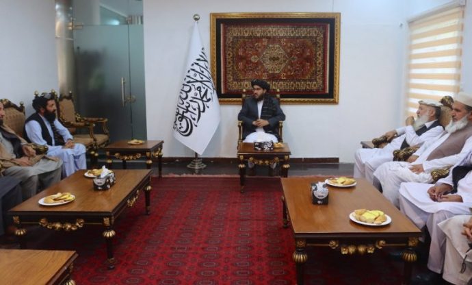 سرپرست سفارت امارت اسلامی در پاکستان با نمایندگان مهاجرین افغانستانی دیدار کرد
