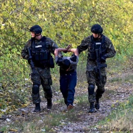 صربستان ؛ بازداشت بیش از ۷۰۰ پناهجو و ۷ قاچاقچی