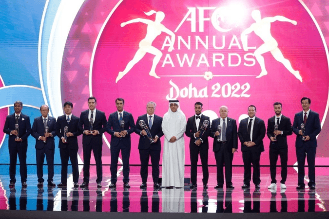 مراسم بهترین‌های سال آسیا؛ الدوسری و کیم مین جائه صاحب ارزشمندترین جوایز شدند - مراسم بهترین‌های فوتبال آسیا در سال ٢٠٢٢ در سالون تیاتر المیاسه قطر برگزار شد. این مراسم پس از ٣ سال وقفه برگزار و نامی از فوتبال و فوتسال افغانستان در آن برده نشد.
