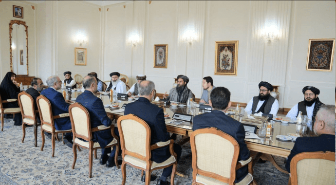 دیدار هیئت اقتصادی طالبان با وزیر خارجه ایران - این دیدار در راستای ارتقای سطح همکاری‌های تجاری و اقتصادی ایران و افغانستان و توسعه مناسبات دوجانبه در حوزه‌های تجاری، ترانسپورت، ترانزیت، سرمایه‌گذاری و همکاری‌های گمرکی صورت گرفته است.