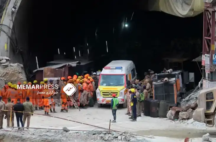 نجات کارگران هندی گیرمانده در تونل پس از ۱۷ روز