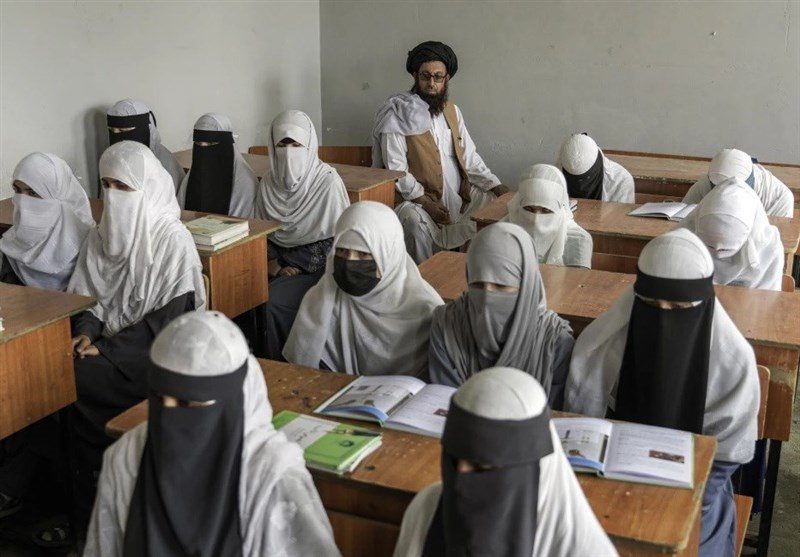 او گفت که مدارس دینی طالبان «آموزه‌های افراطی» را به دانش‌آموزان می‌آموزند که برای آینده افغانستان مضر است.