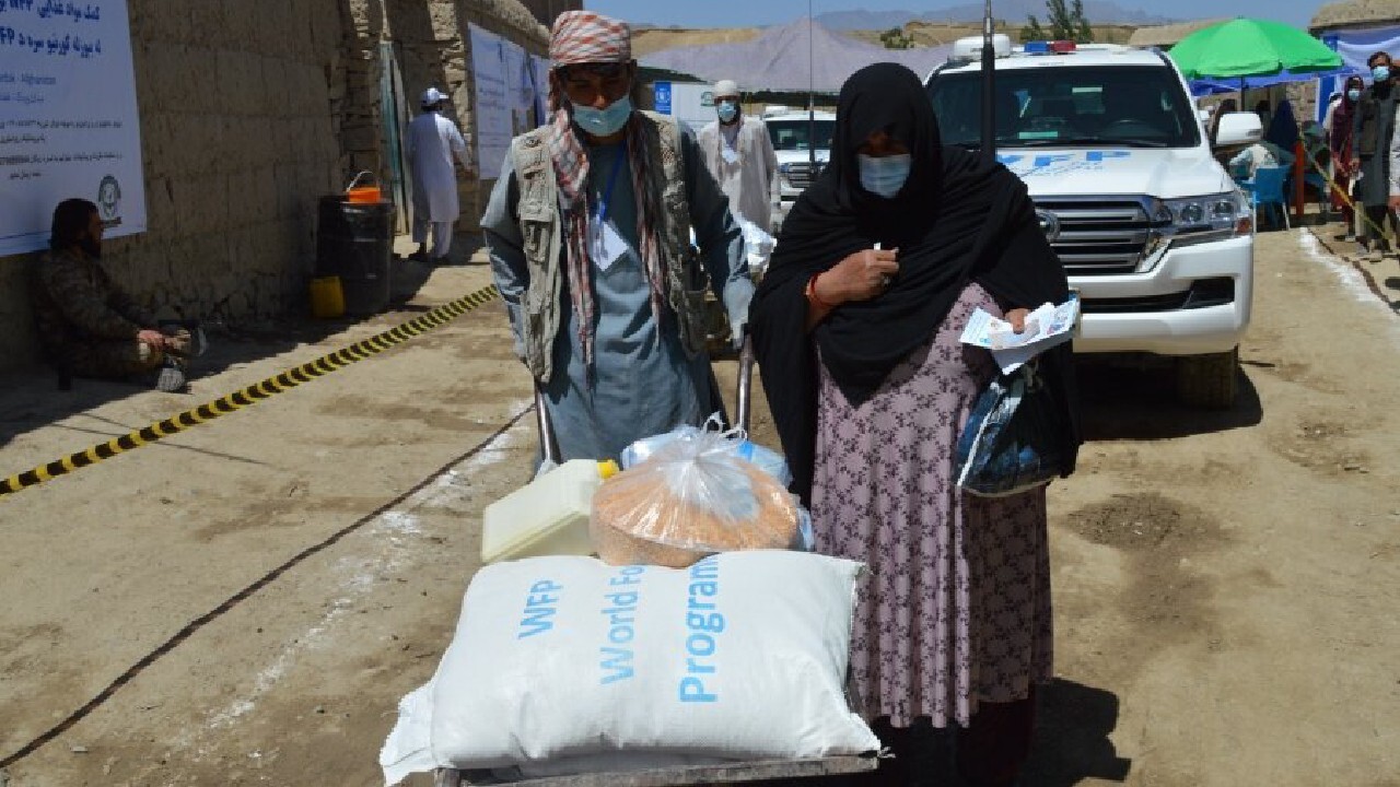 برنامه جهانی غذا از کمک به ۱۹ میلیون نیازمند در افغانستان خبر داد