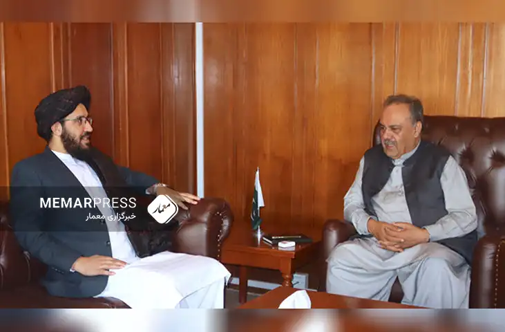 حل تنش اخیر بین افغانستان و پاکستان؛ سفیر طالبان در به دیدار آصف درانی رفت