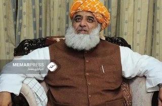 مولانا فضل‌الرحمان : حکومت جدید پاکستان قادر نیست ماموریت‌های حکومتی را اجرا کند